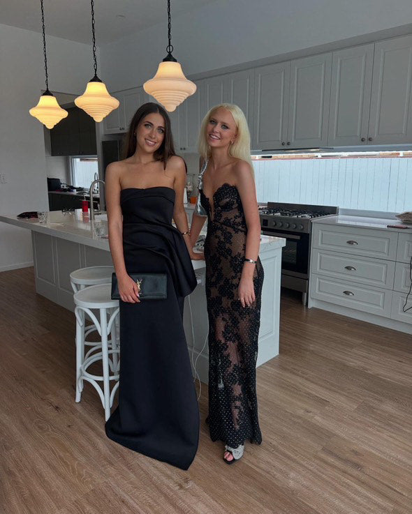 Tohja November Gown in Black