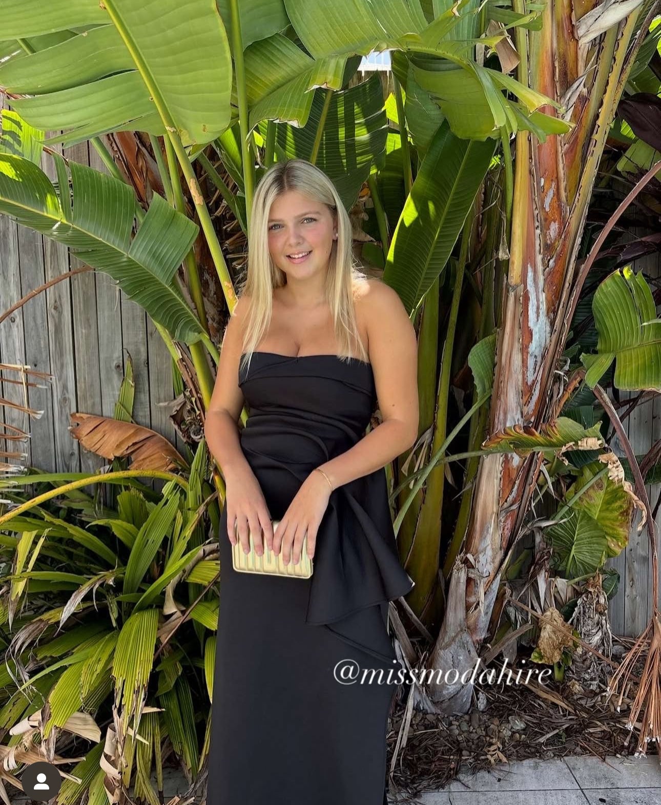 Tohja November Gown in Black